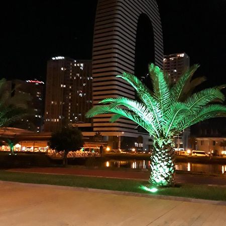Mari Apartment Батуми Екстериор снимка