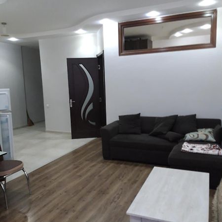 Mari Apartment Батуми Екстериор снимка