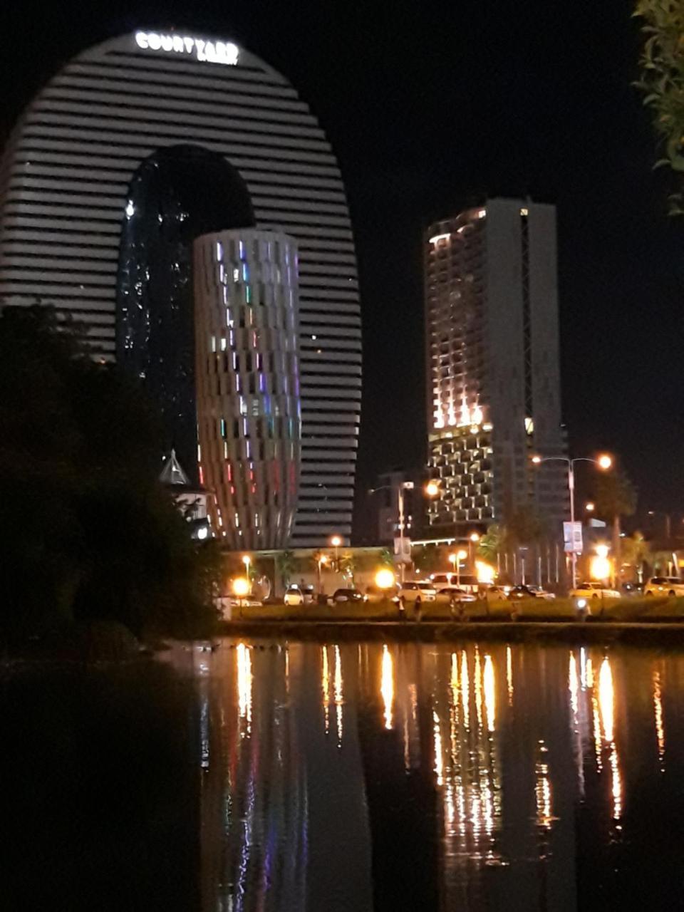 Mari Apartment Батуми Екстериор снимка