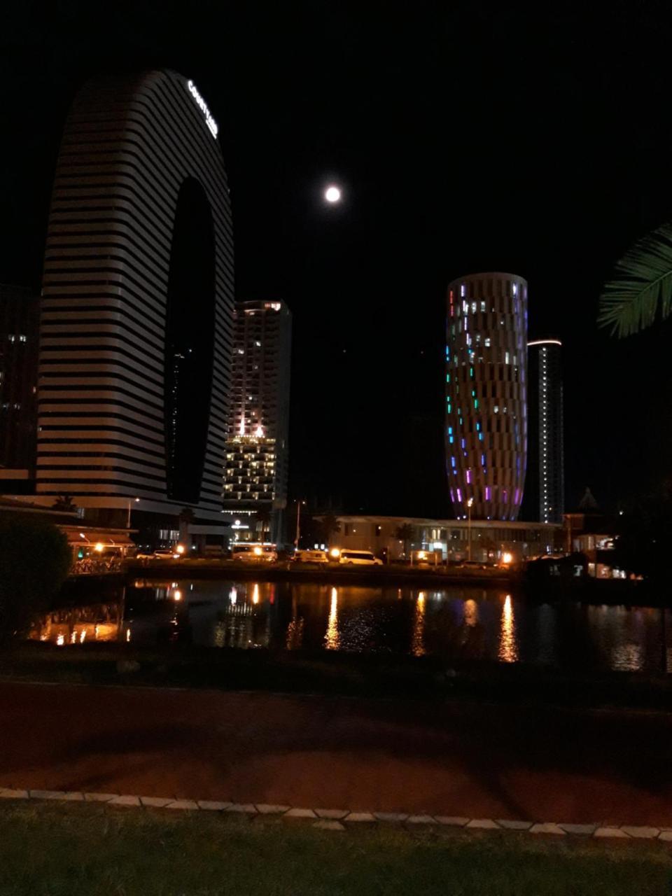 Mari Apartment Батуми Екстериор снимка