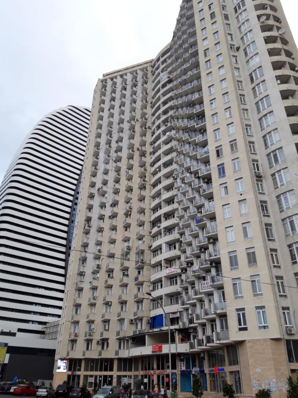Mari Apartment Батуми Екстериор снимка